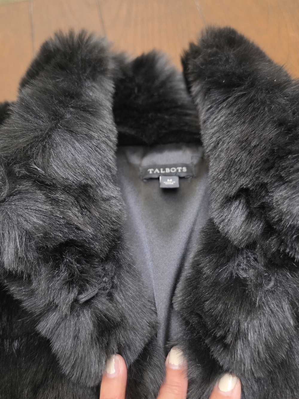Talbots Faux Fur Vest in Black Size Medium Like New - Picture 8 of 10